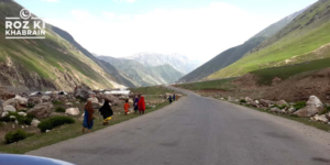 Naran Kaghan closure, heavy snowfall, travel advisory, roadblocks, winter tourism